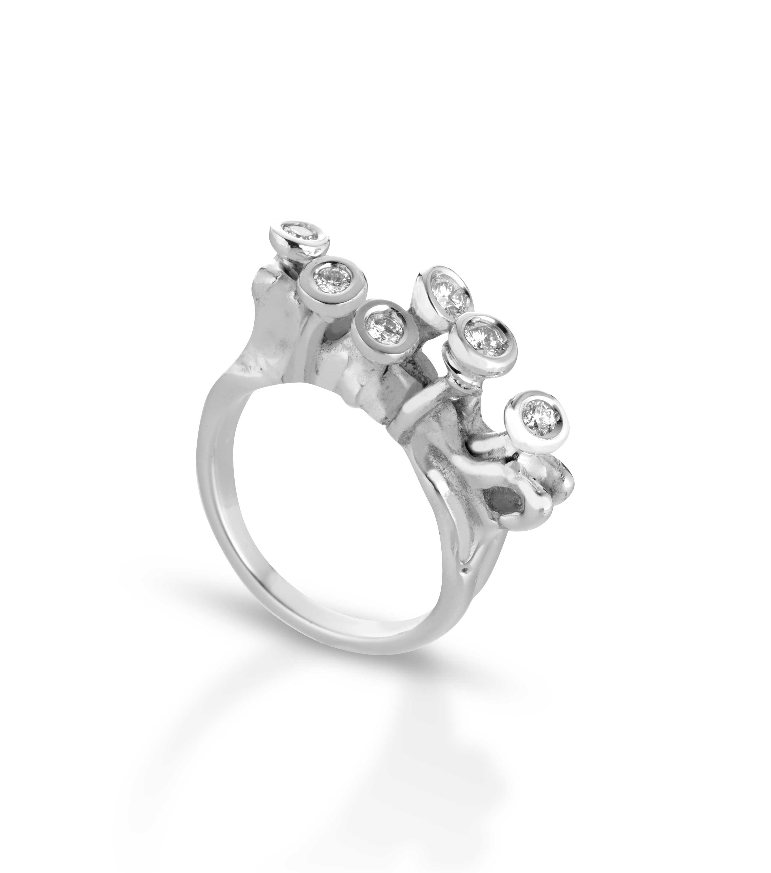 Anello in oro e diamanti